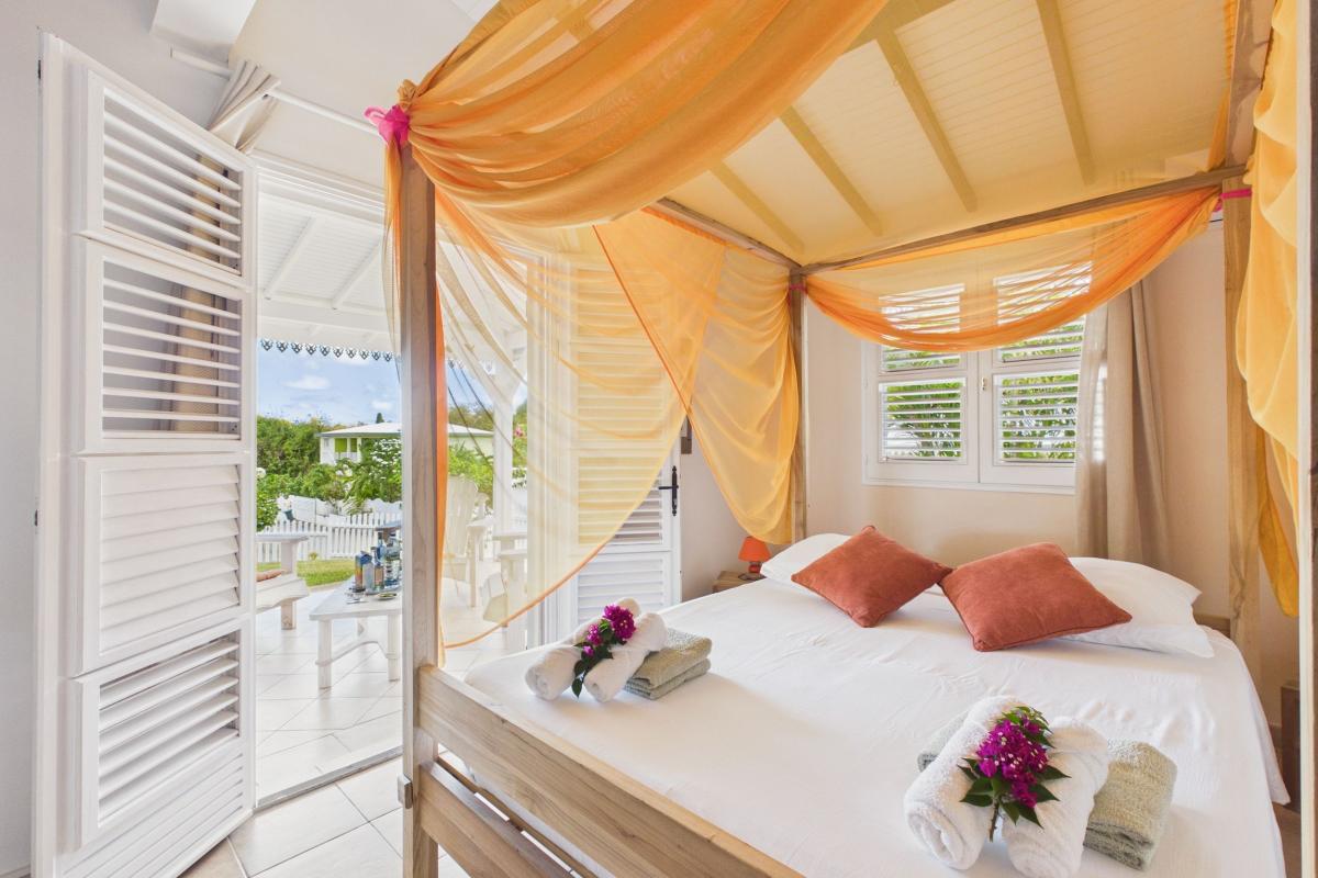 Location villa 3 chambres martinique - chambre côte jardin